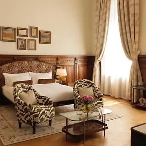 Fleur De Hotel